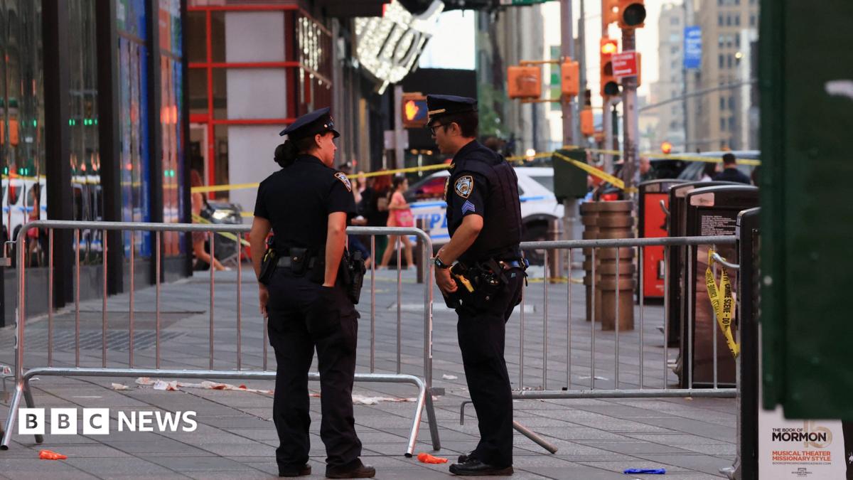 Mulher morta e suspeito abatido pela polícia após ataque com faca em Times Square