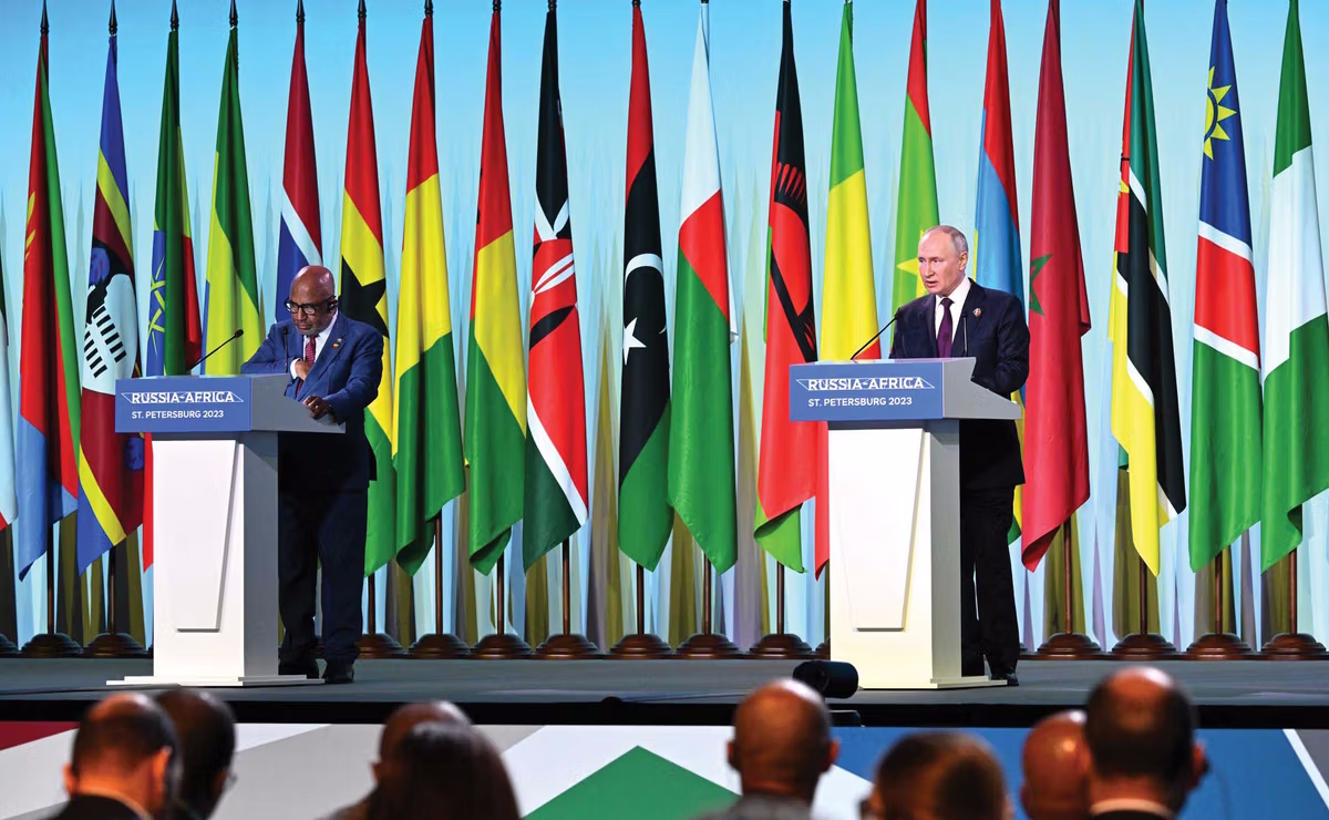 Moscovo chama África para o cume e consolida a sua presença no continente