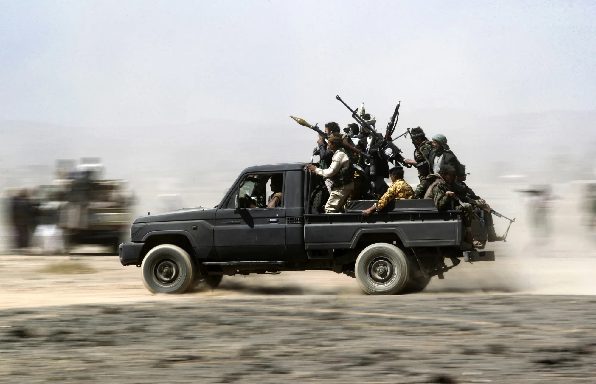 Ofensiva Houthi junto ao Bab el‑Mandeb gera nova onda de deslocados no Iémen