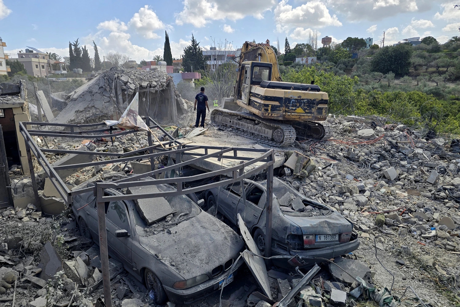 Israel intensifica ataques no Líbano; nove mortos, dizem autoridades libanesas