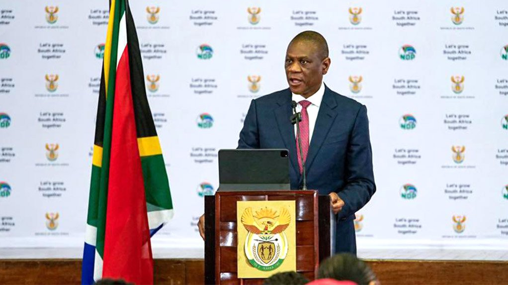 Vice‑Presidente sul‑africano Paul Mashatile está a recuperar e deverá retomar funções em breve