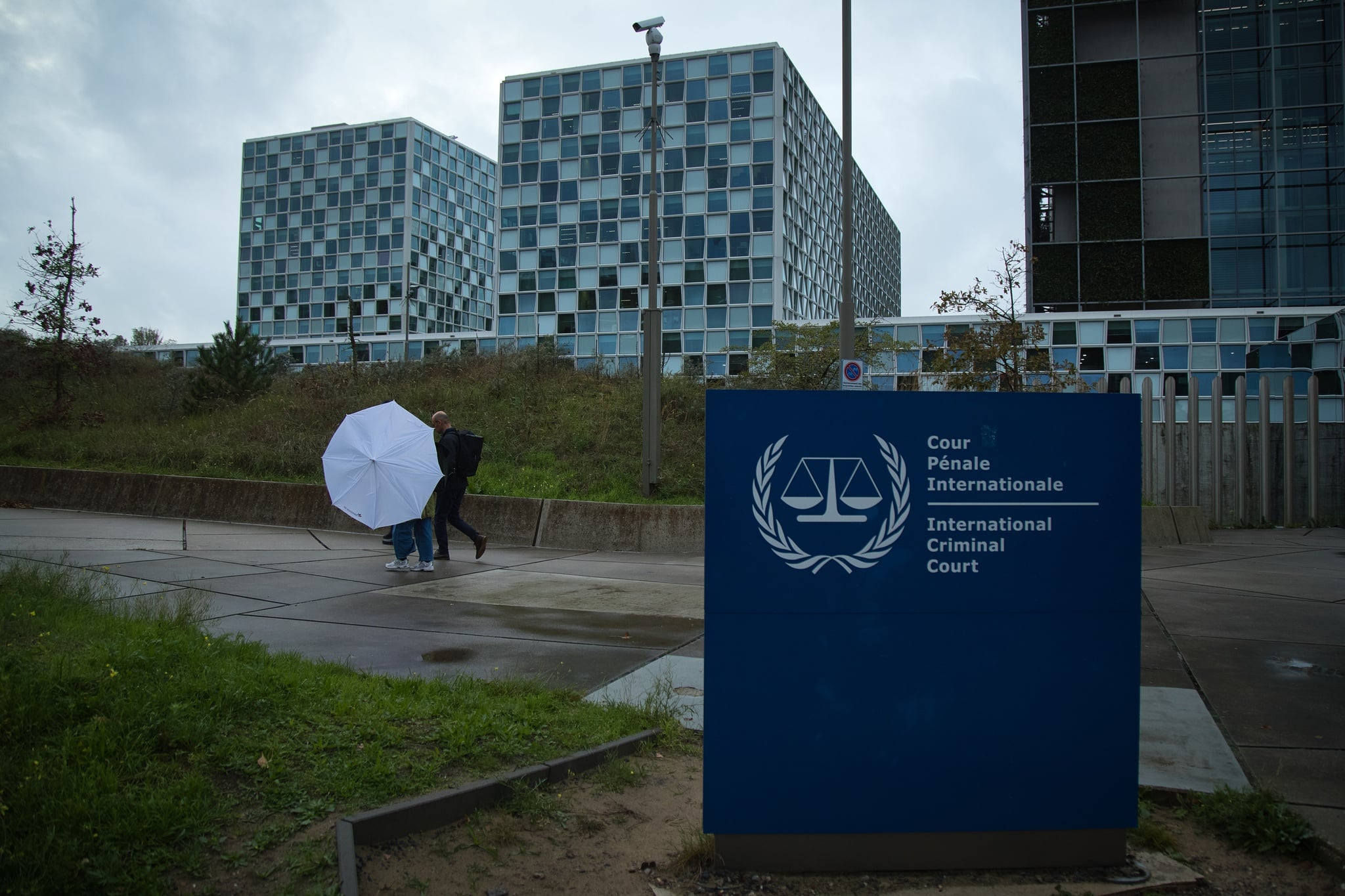 Tribunal Penal Internacional recebe principal prémio europeu de direitos humanos em gesto contra pressões externas