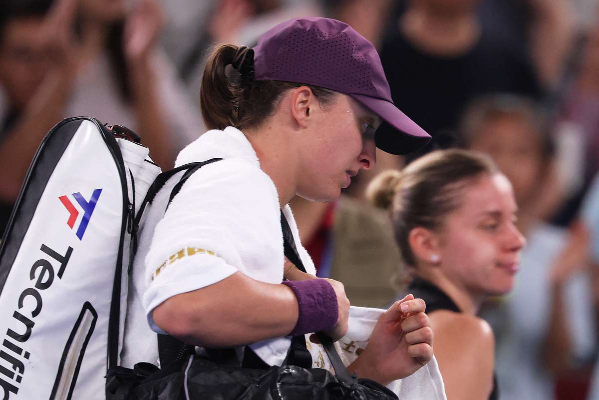 Iga Świątek antecipa fim da época após lesão e ausência nos WTA Finals